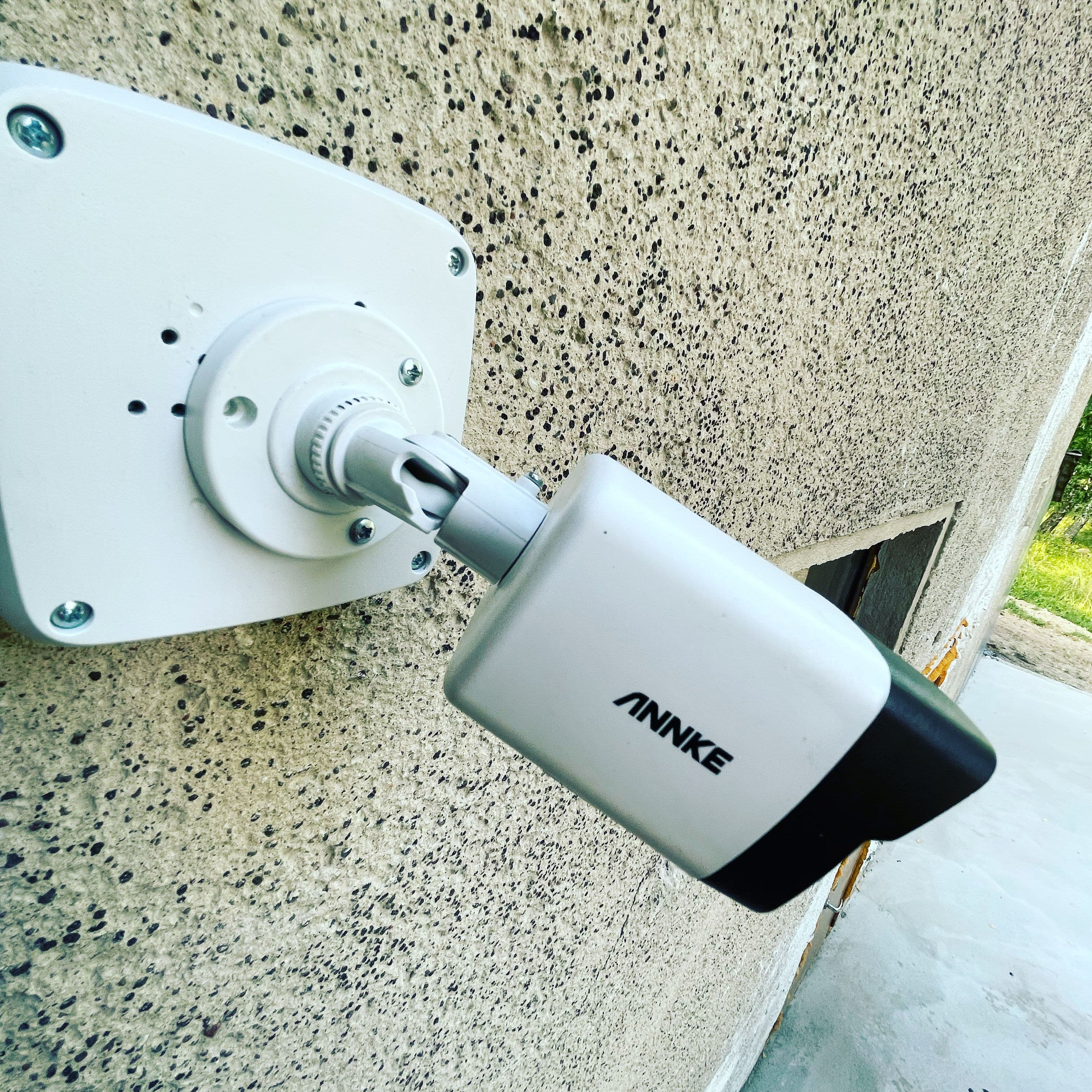 Stebėjimo kamerų valymas ir priežiūra: praktinis vadovas